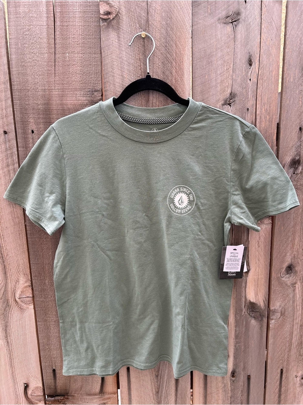 Volcom Pineapple Party BF Tee in Green, Hawaiian Islands Palm Tree Skeleton Hand